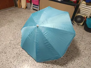 Sombrilla de playa azul