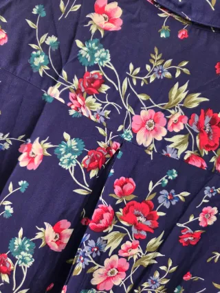 Camisa floral azul talla L Stradivarius