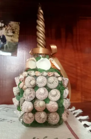 Portacandele artigianale con conchiglie