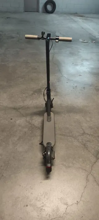 Patinete Eléctrico Xiaomi Mi Essential 2