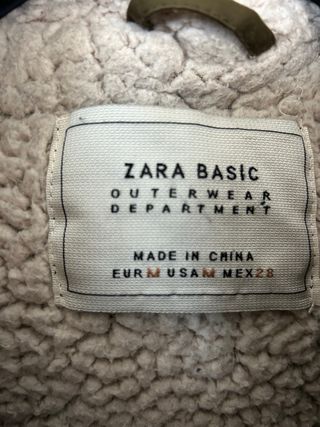 Parka Zara verde con forro sherpa