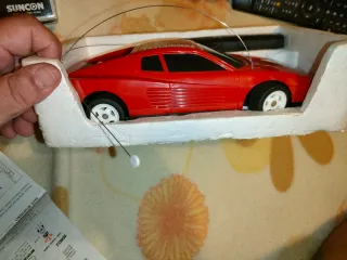 Ferrari Testarossa R/C 1/18 Suncon