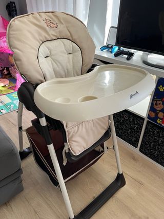 Trona evolutiva marca hauck.