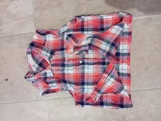 3 camisas de cuadros.