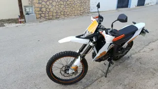 Moto UM DSR 125 EX