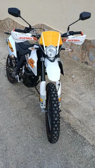 Moto UM DSR 125 EX