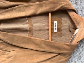 Chaleco Massimo Dutti y Pantalón ante cortefiel