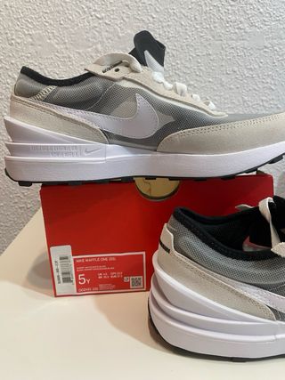 Zapatillas Nike Waffle One Talla 37.5
