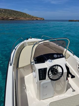 Lancha Trimarchi Amuni 5.99 115cv 2025