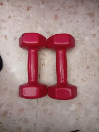 Par de mancuernas rojas