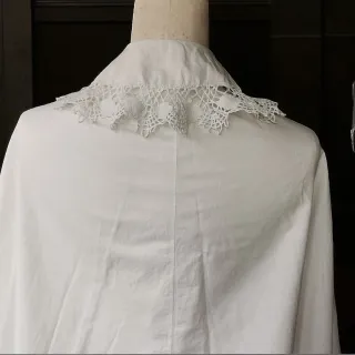 Capa de tocador antigua algodón blanco y crochet