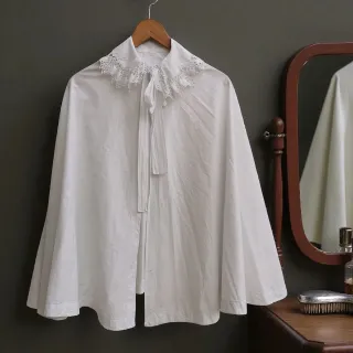 Capa de tocador antigua algodón blanco y crochet