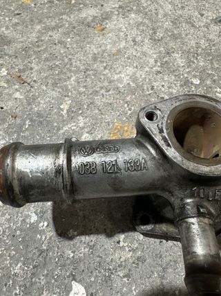 Caja termostato 1.9 TDI VW