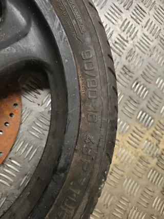 Llanta completa 90/90-16 48P usada Aprilia RS 50