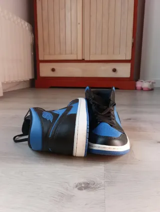 Zapatillas Jordan Botín Azul y Negro
