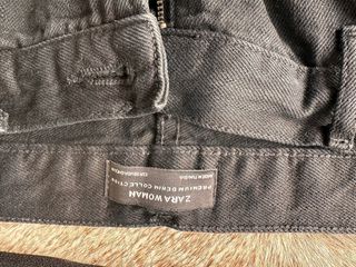 Camisa y Pantalón Negro con Detalles Marrones