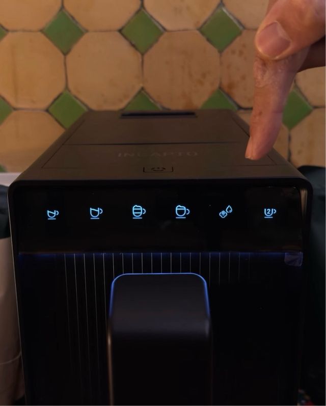 Incapto Aura Milk Cafetera Súper Automática