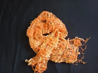 Bufanda de lana naranja y beige