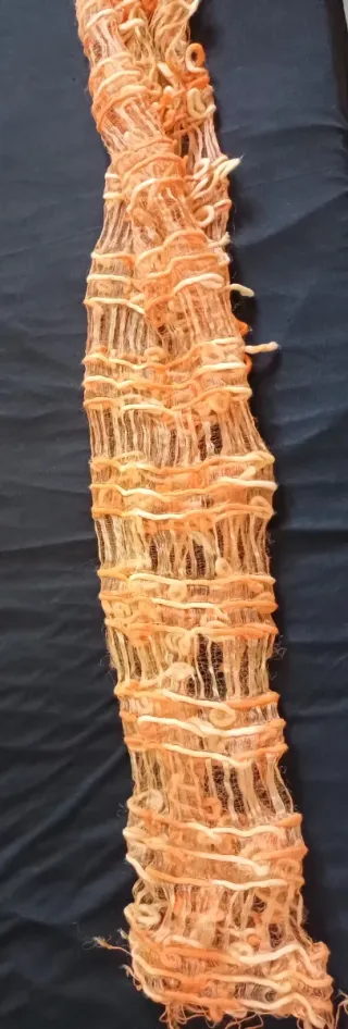 Bufanda de lana naranja y beige