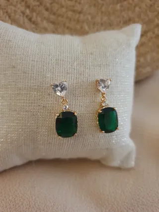 Pendientes Corazón y Esmeralda Chapados en Oro