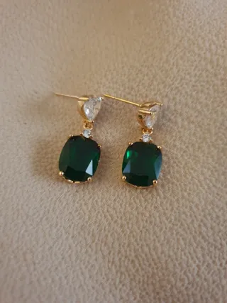 Pendientes Corazón y Esmeralda Chapados en Oro