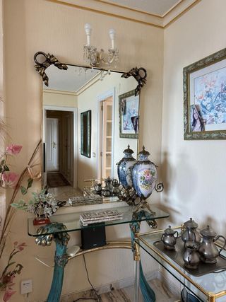 Tavolino consolle in cristallo e specchio