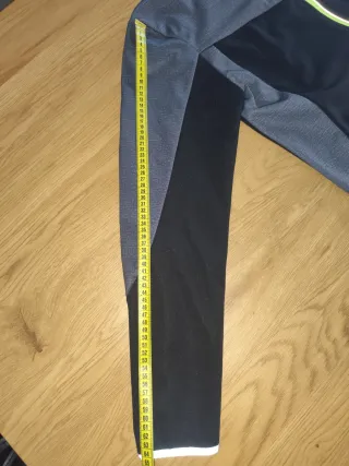 Chaqueta ciclismo gris y negra