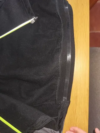 Chaqueta ciclismo gris y negra