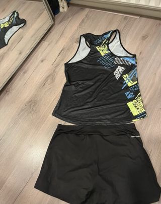 Conjunto pádel tenis de la marca italiana Lotto