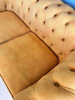 Sofá Chesterfield Terciopelo Mostaza