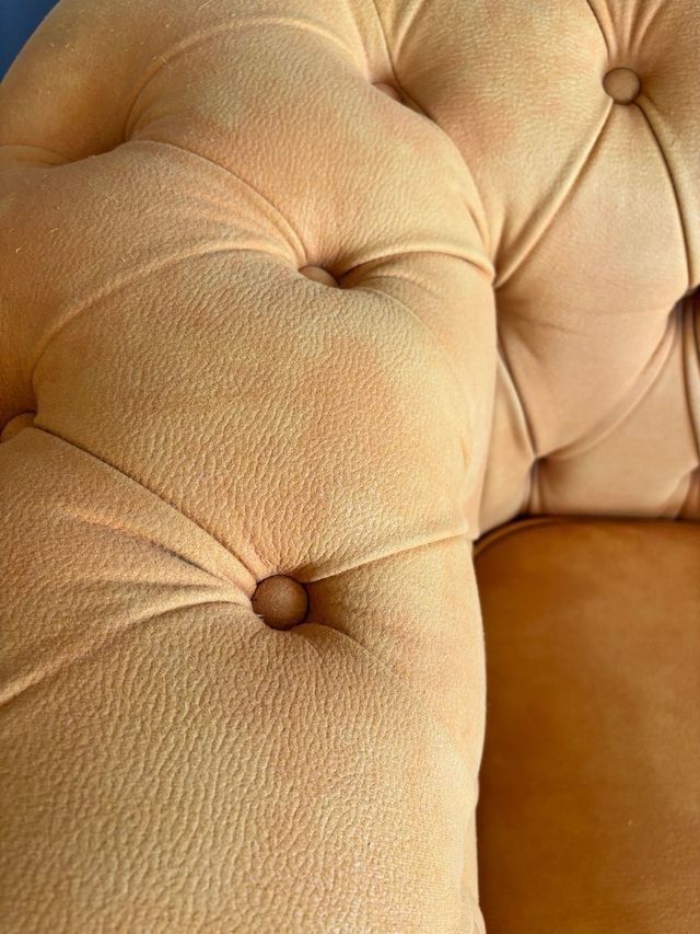 Sofá Chesterfield Terciopelo Mostaza