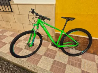 Bicicleta Cube Rigida verde