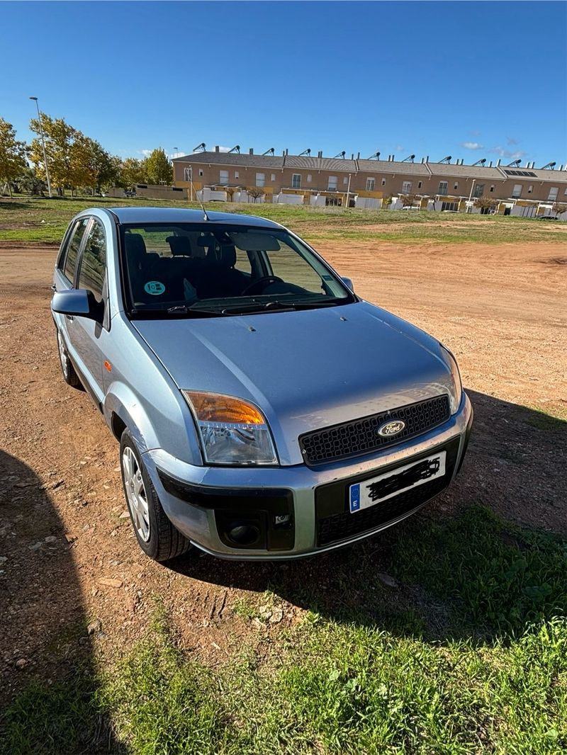 Ford Fusion 2006 - foto 1