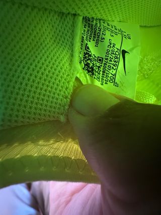 Botas fútbol Nike niño T.33 Neón