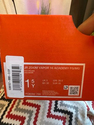 Botas fútbol Nike niño T.33 Neón