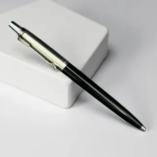 Bolígrafo Parker Negro y Plateado