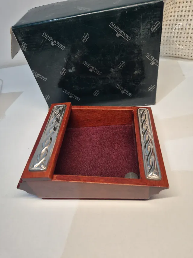 Portaoggetti in legno e argento unoaerre