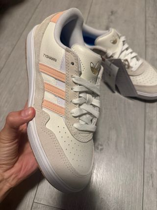 Tenis Adidas Tyshawn Rosa y Blanco