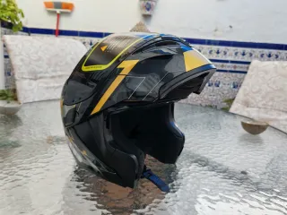 Casco modular negro y amarillo nuevo