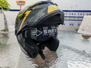 Casco modular negro y amarillo nuevo
