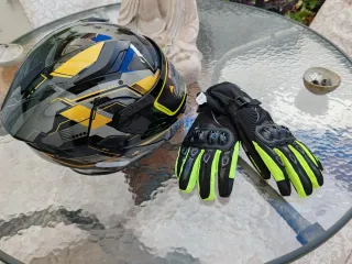 Casco modular negro y amarillo nuevo