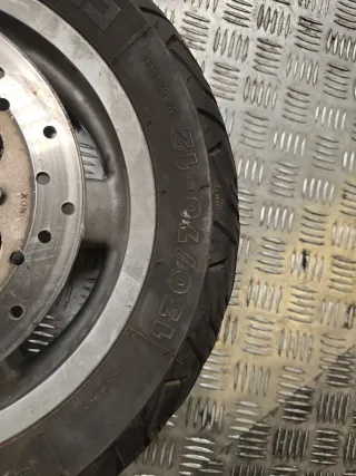 Llanta completa 130/70-12 usada Piaggio Evo