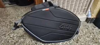 Alforjas / Maletas Givi Negras