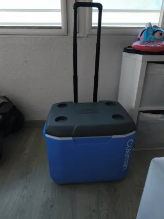 Nevera Azul Coleman, ideal barbacoas o pesca.