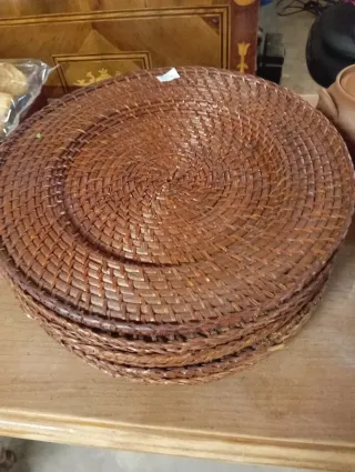 Piatto in rattan decorativo