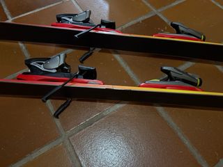 Esquí Rossignol TOON 10.4 + Fijaciones SALAMON 900