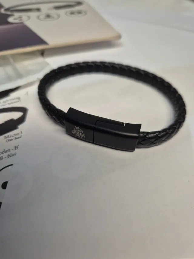 Bracciale caricatore USB in pelle nero