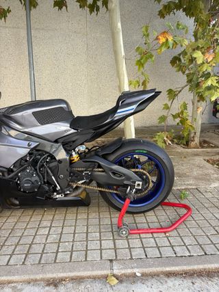 Yamaha R1 2019 *circuito*