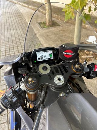 Yamaha R1 2019 *circuito*