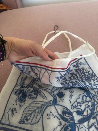 Bolso Zara Seda Bordada Azul Blanco
